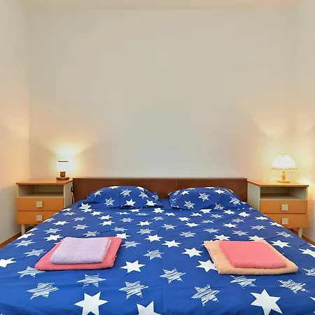 Ana 1725 Apartment *