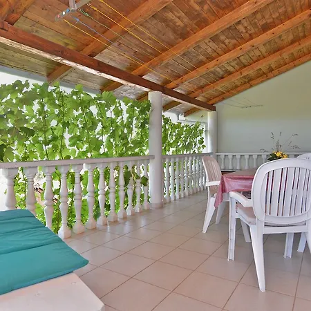 Ana 1725 Apartamento *