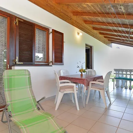 Apartment Ana 1725 *