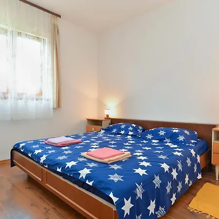 Ana 1725 Apartment