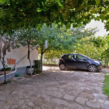 Apartment Ana 1725 *