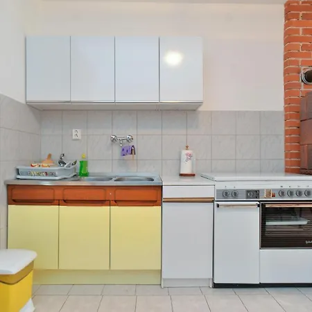 Ana 1725 Apartment