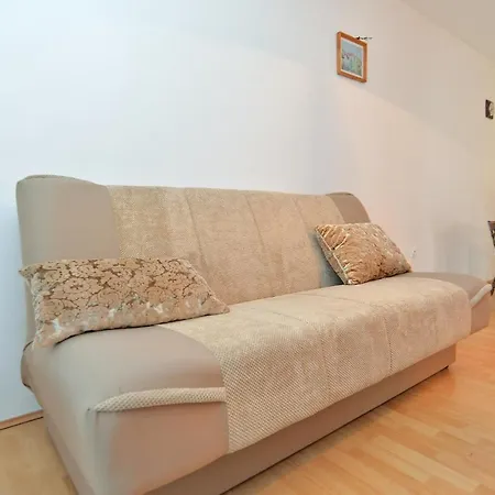 Ana 1725 Apartment *