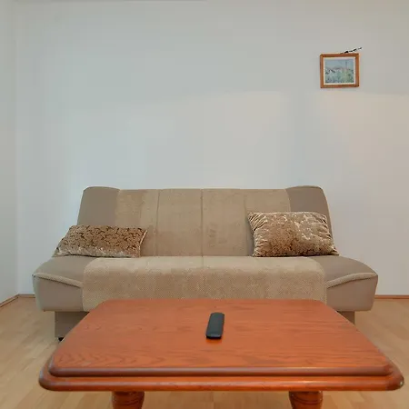 Apartment Ana 1725 Pula